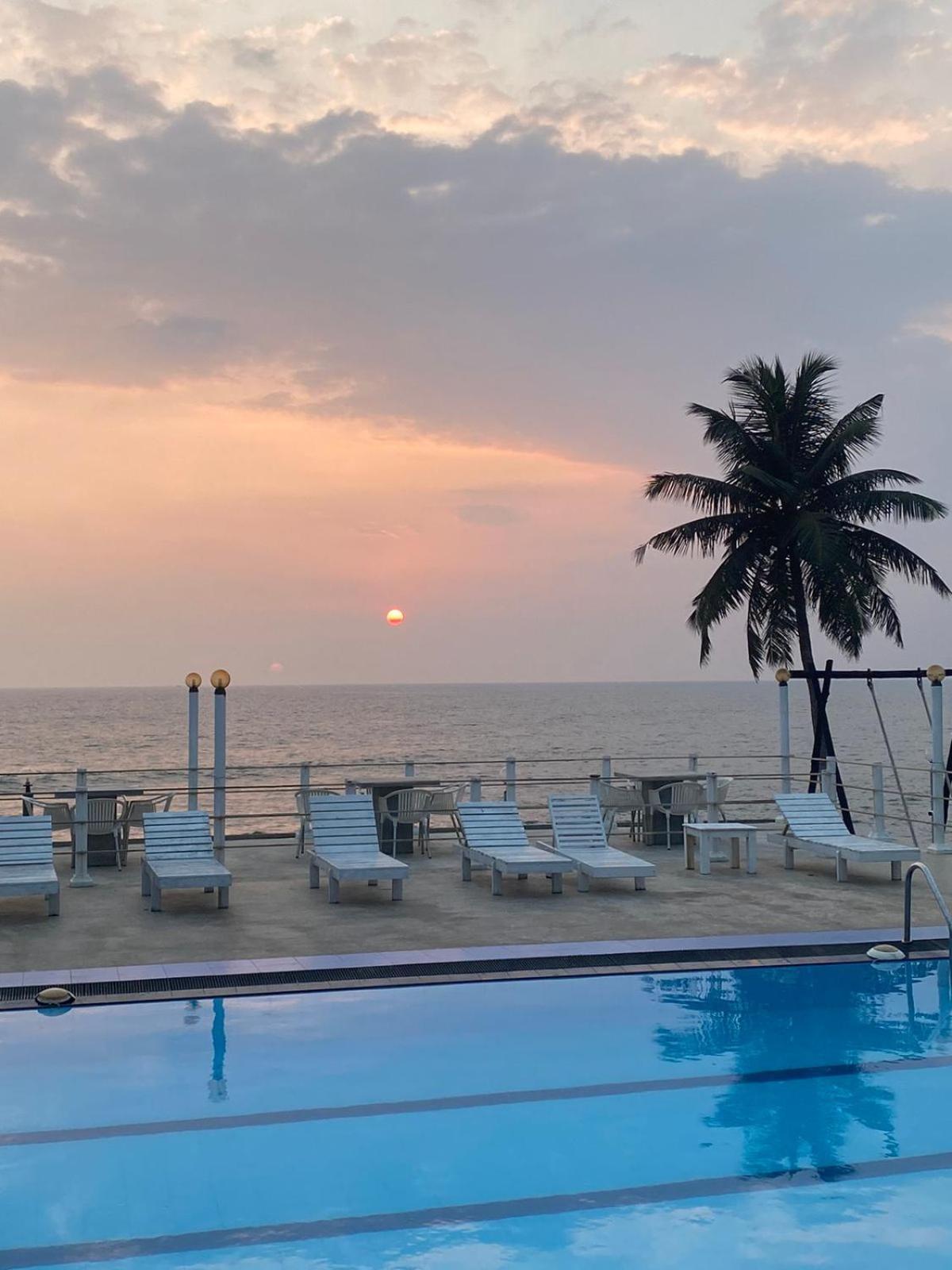 New Ocean Hill Hotel Hikkaduwa Dış mekan fotoğraf